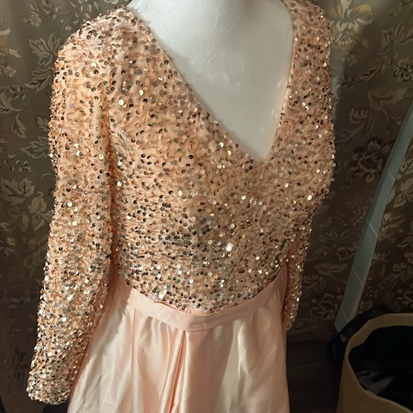 Sparkling pink/Peach Sequin Gown Dress - Picture 2 of 16